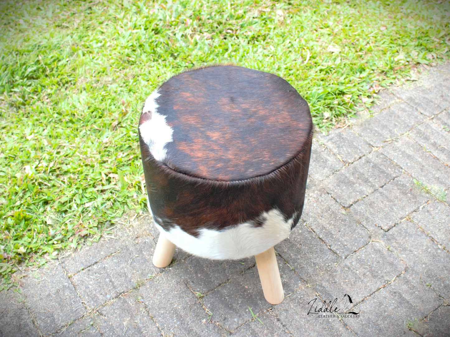 Cowhide stool Tri-colour (black, brown, white)