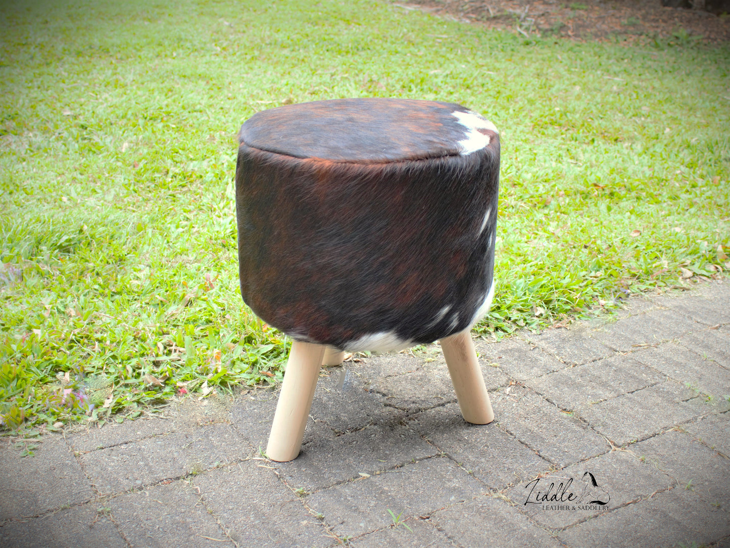 Cowhide stool Tri-colour (black, brown, white)