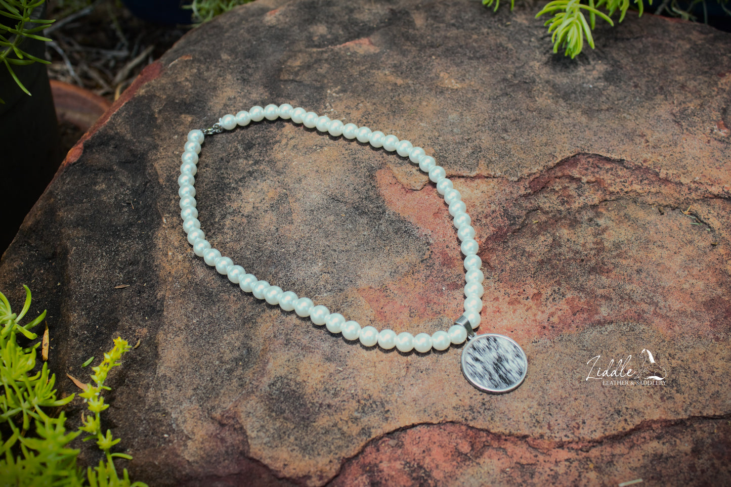 Cowhide Pearl Necklace Black and White Fleck